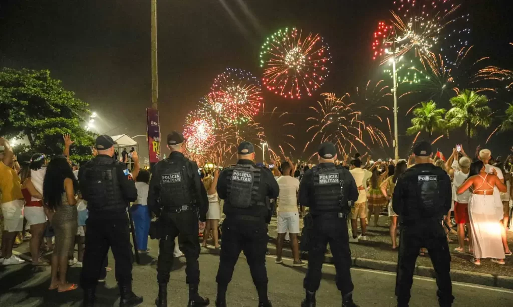 Polícia Militar usa câmeras de reconhecimento facial no réveillon do Rio